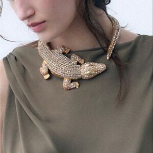 Zara cocodrile choker